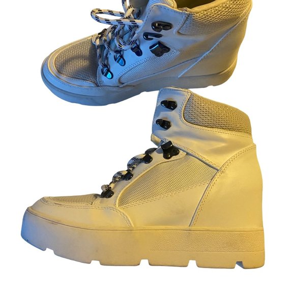 Madden Girl Negan white black and sliver high top chunky boots size 8.5 M - Picture 2 of 12